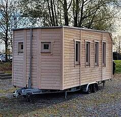 Die Biologische Station Osterholz präsentierte ein Paludi-Tiny-Haus, das mit paludikulturellen Materialien gebaut wurde.